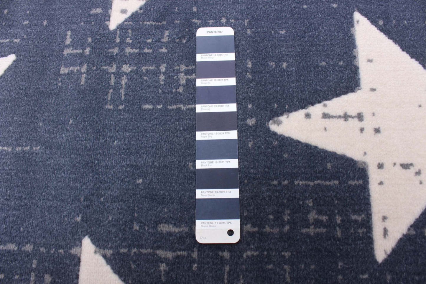 Tapis Ira Navy 5'3 x 7'7|Carpette Ira bleu marine 5 pi 3 po x 7 pi 7 po|D86FX75T