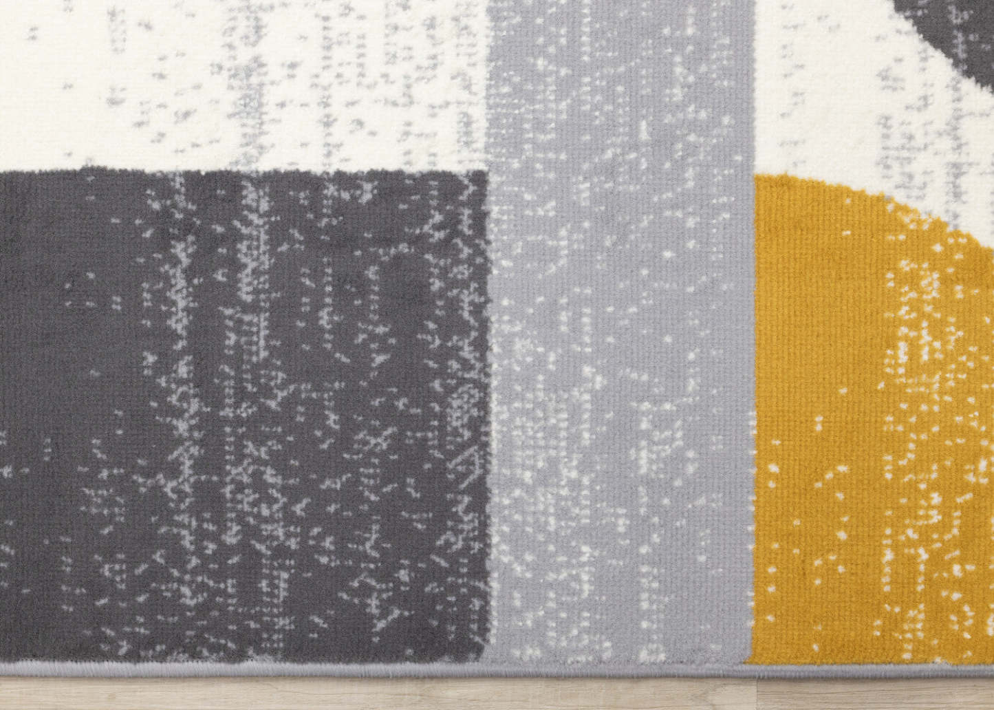 Florence Geometric Shapes Area Rug - 4'7 x 6'7|Tapis Florence à motifs géométriques - 4 pi 7 po x 6 pi 7 po