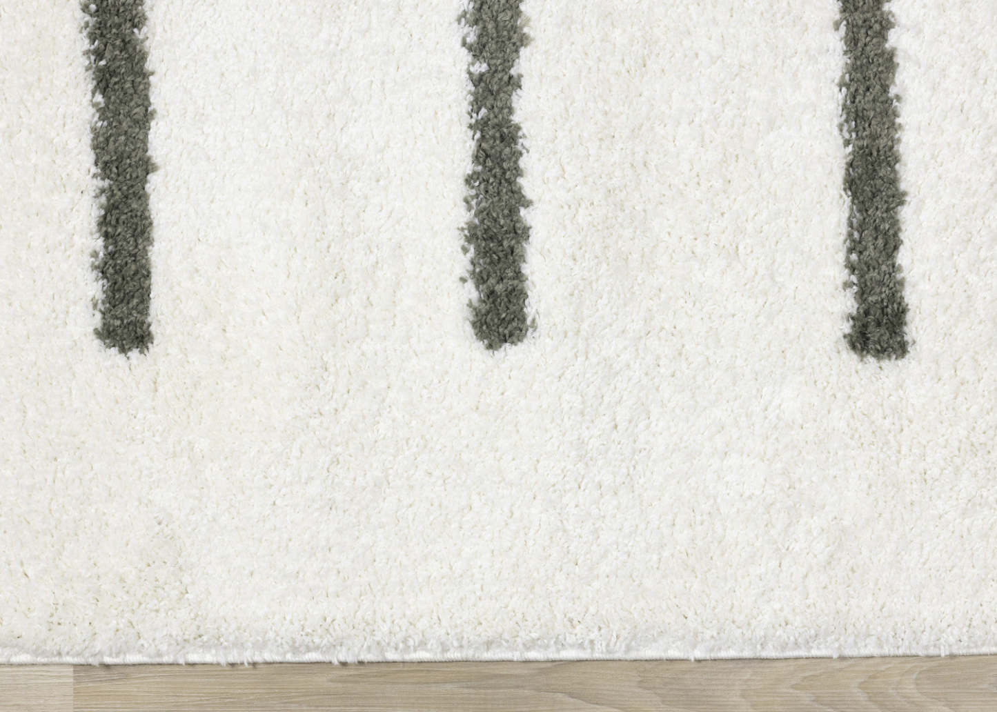 Carpette douce Taylor à motifs de lignes - 5 pi 3 po x 7 pi 7 po