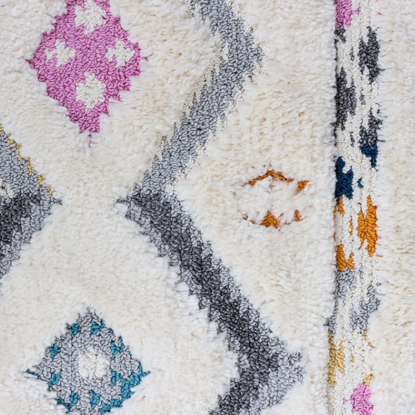 Lola Chevron 4x6 Area Rug|Carpette Lola à motifs de chevrons 4 x 6|D80GH4BT
