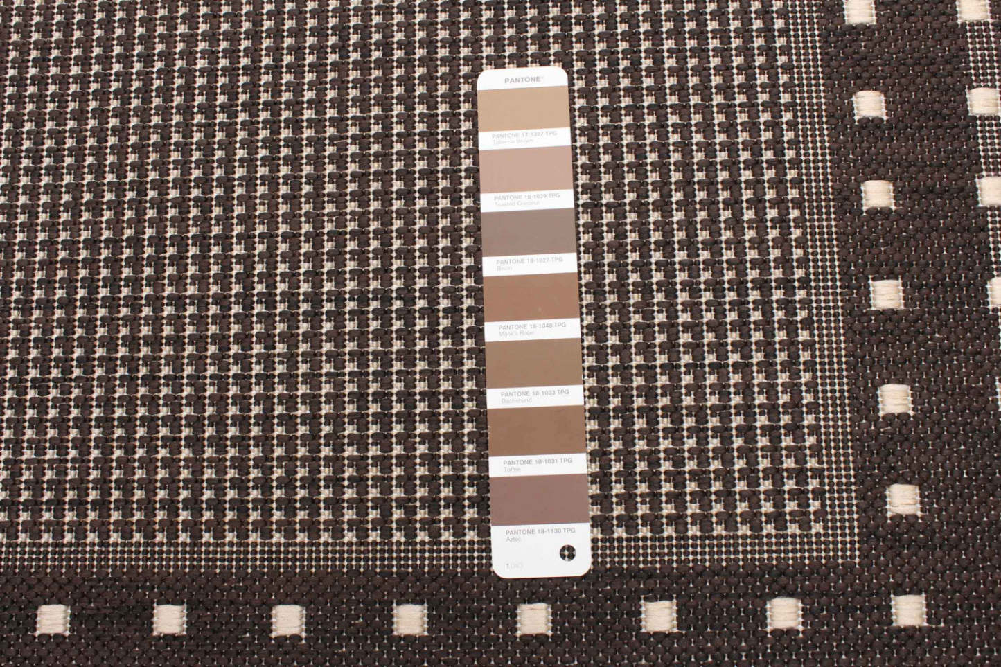 Carpette Clementine chocolat - 2 pi 2 po x 6 pi 7 po