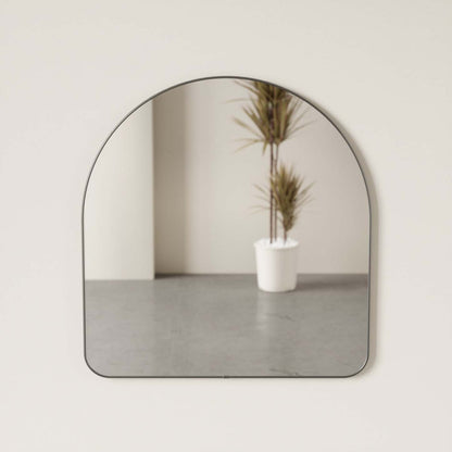 Miroir arqué de Umbra de 34 po x 36 po - métallique