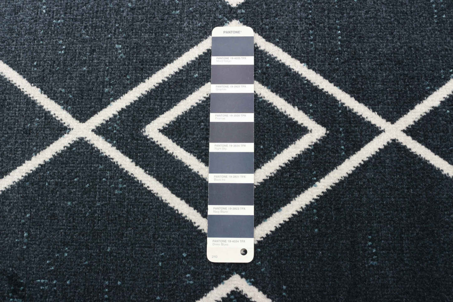 Tapis Kenza bleu lavable en machine - 2'6 x 8'0|Carpette Kenza bleue lavable à la machine - 2 pi 6 po x 8 pi 0 po|D86FTADP