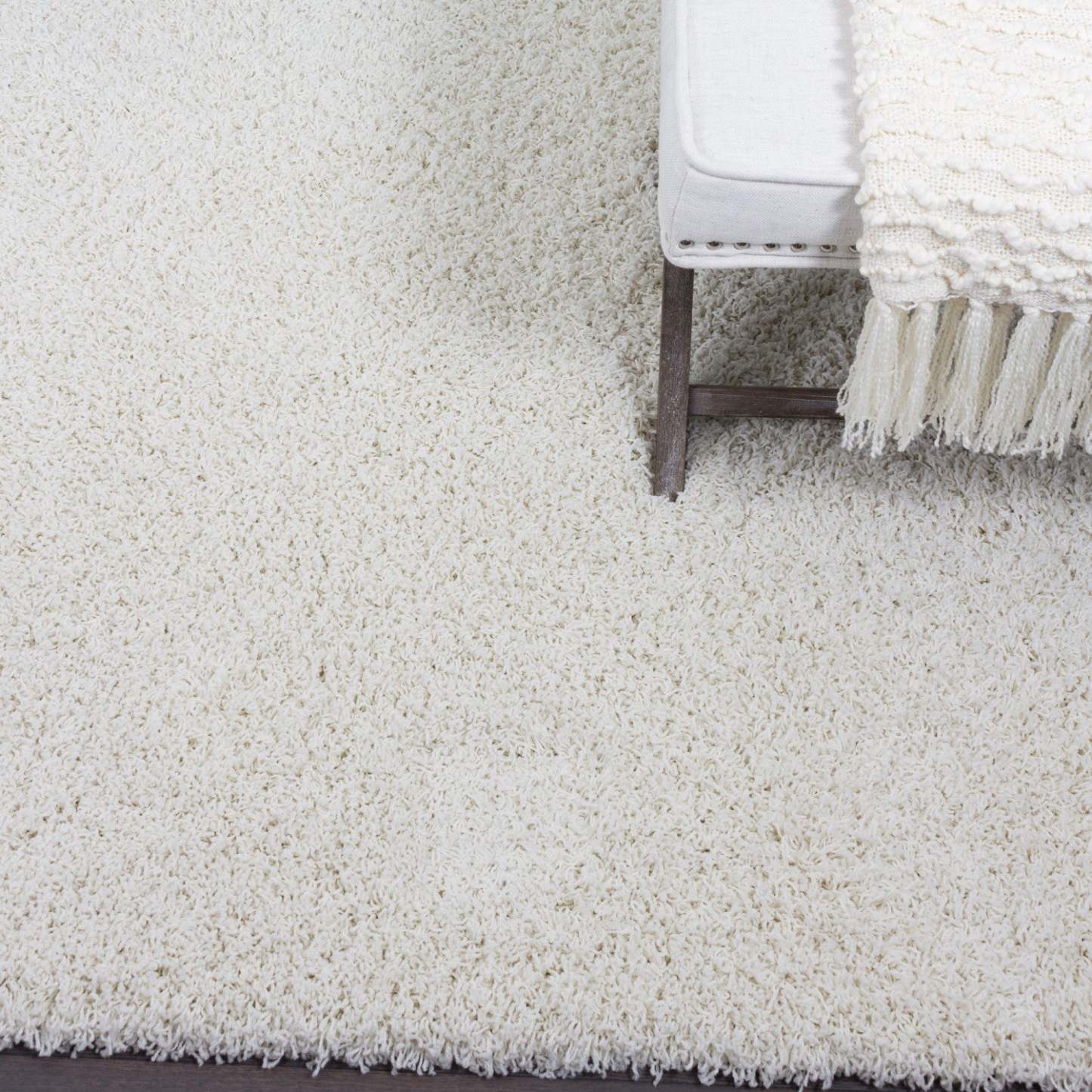 Victoria Cream Shag 3 x 5 Area Rug|Carpette à poils longs Victoria crème 3 x 5|D80G63FT