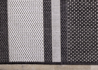Tapis intérieur/extérieur rayé Jackson - 6'7 x 9'6|Tapis Jackson à rayures pour l'intérieur et l'extérieur - 6 pi 7 po x 9 pi 6 po