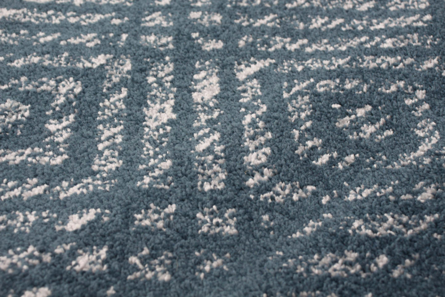 Tapis Electra Prol - 7'10 x 10'2|Carpette Electra couleur pétrole - 7 pi 10 pox 10 pi 2 po| D2BO69HH