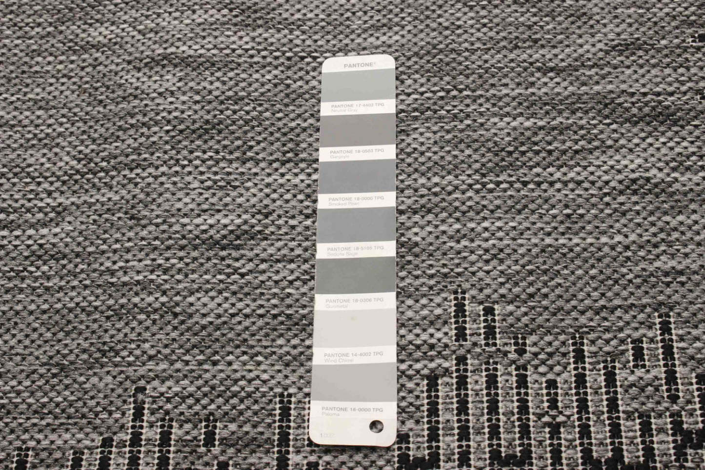 Tapis Edge Grey - 2'8 x 8'2 | Tapis Edge grise - 2 pi 8 po x 8 pi 2 po
