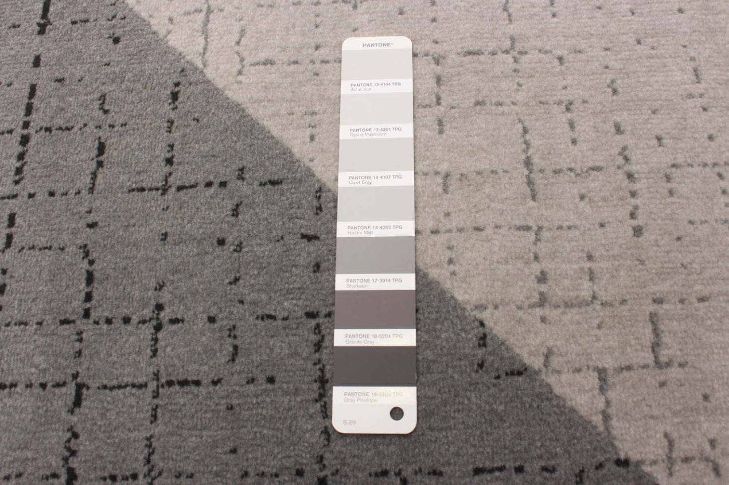 Tapis Theano noire 3 pi 11 po x 5 pi 7 po|D86FZ9FK