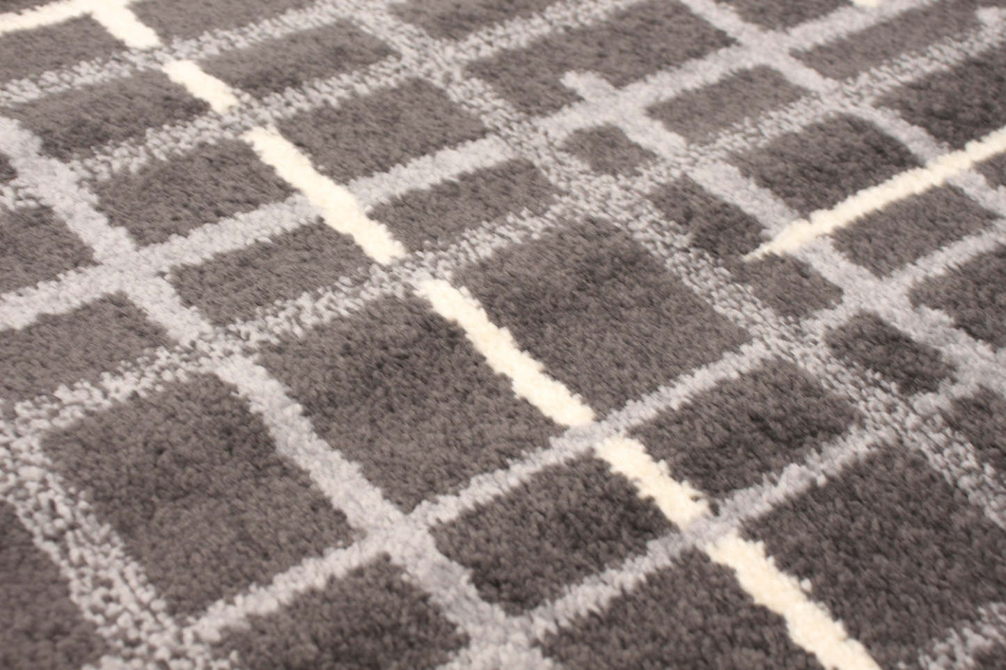 Taite Anthracite Area Rug - 3'11 x 5'7|Carpette Taite anthracite - 3 pi 11 po x 5 pi 7 po| D2BM835P
