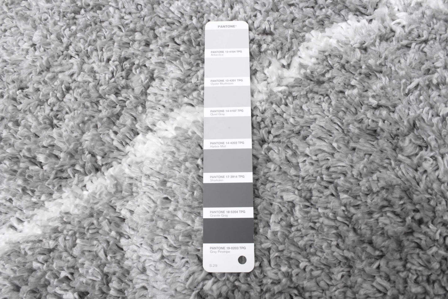 Helma Losange Gris Clair Shag 3'11 X 5'11 Area Rug|Carpette à poil long Helma Losange gris clair 3 pi 11 po x 5 pi 11 po|D86FILQA