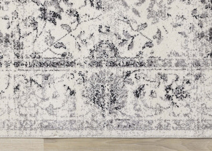 Tapis Sutton Distressed Floral Traditional Area Rug - 7'10 x 10'10|Carpette Sutton à motif floral traditionnel vieilli - 7 pi 10 po x 10 pi 10 po