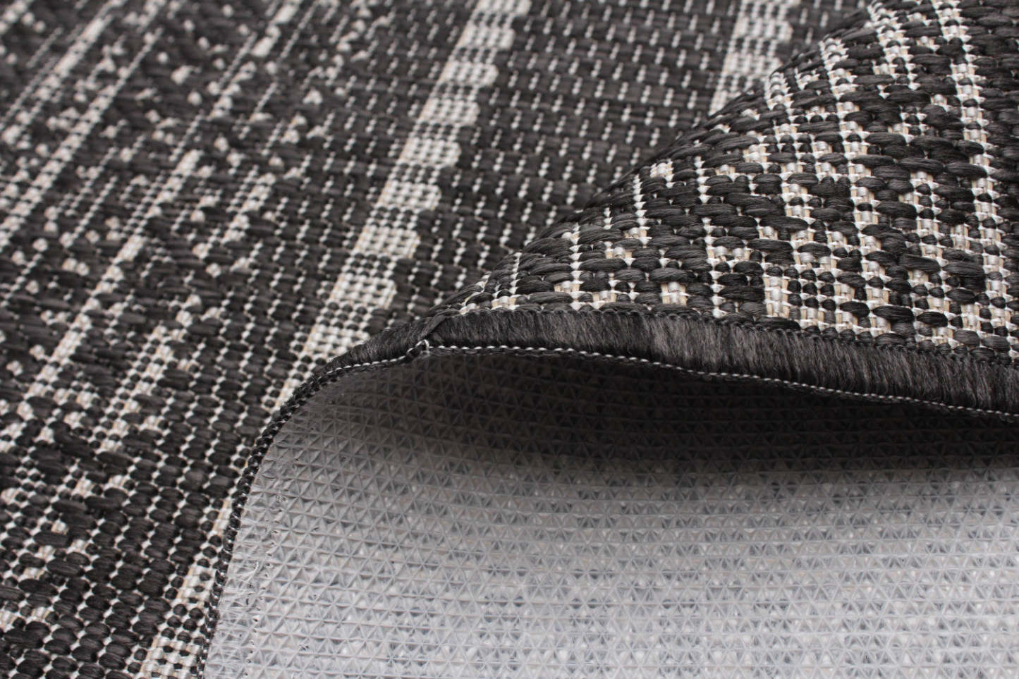 Carpette Wileen noire - 3 pi 3 po x 4 pi 7 po