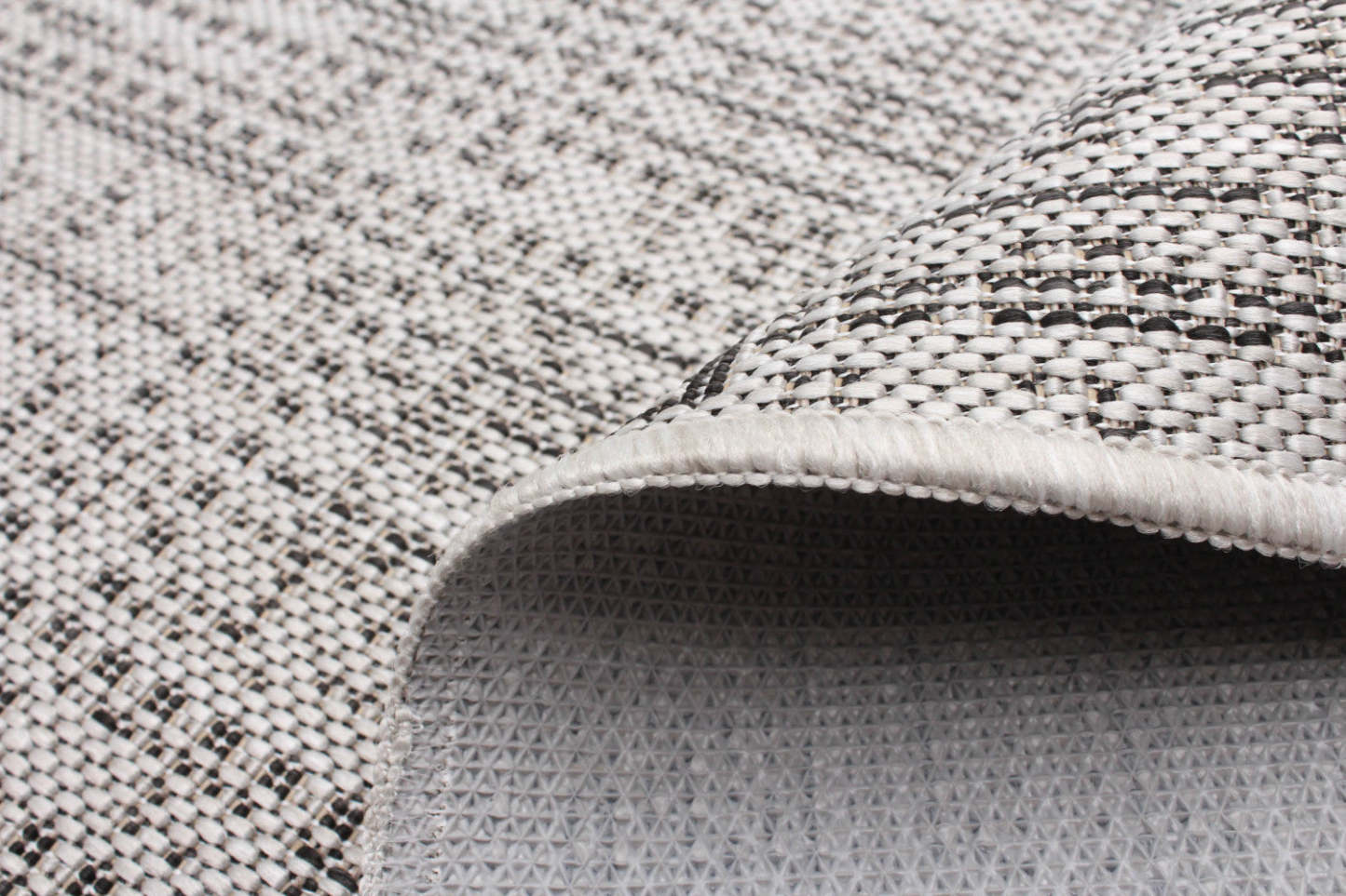 Carpette Joni grise - 2 pi 2 po x 6 pi 7 po