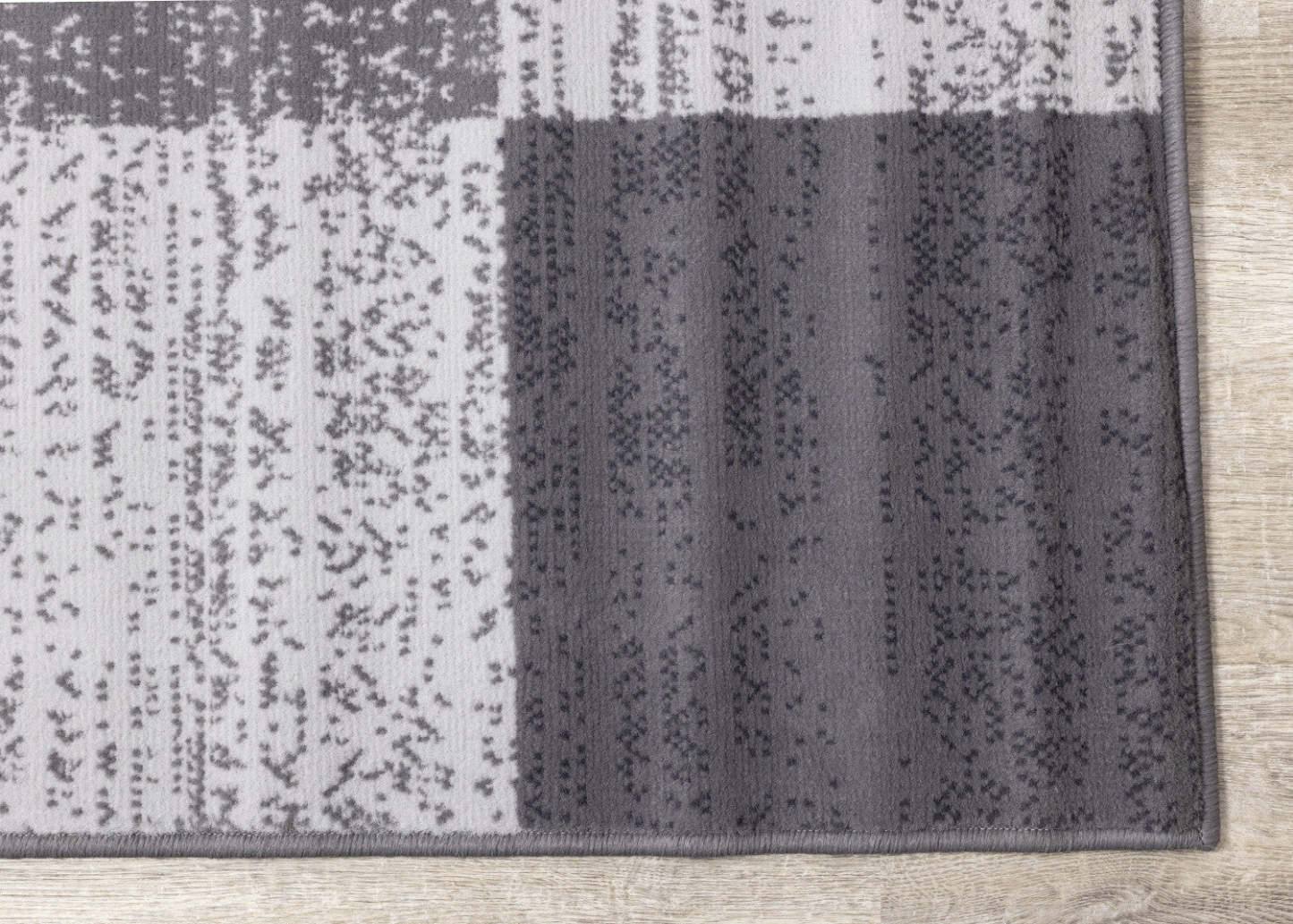 Florence Distressed Blocks Indoor Area Rug - 4'7 x 6'7|Tapis d'intérieur à motifs de blocs vieillis Florence - 4 pi 7 po x 6 pi 7 po