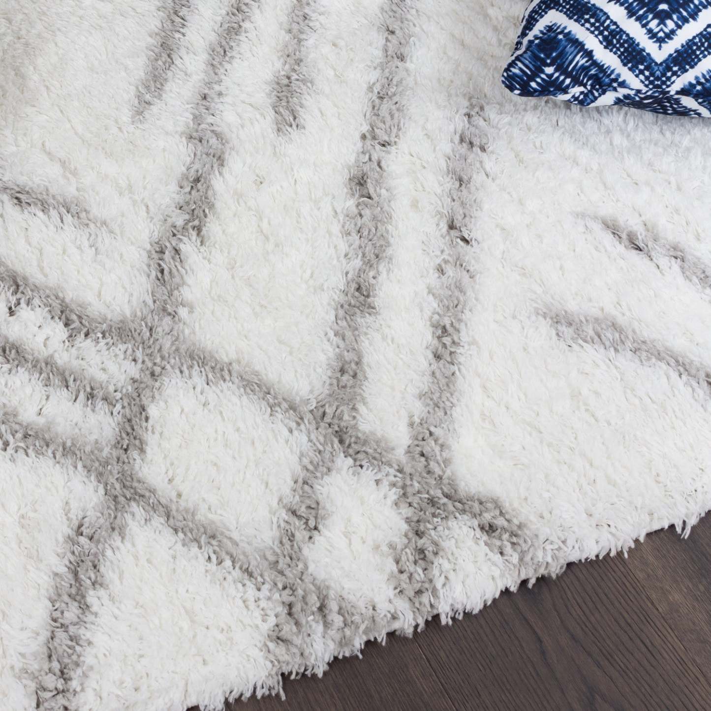 Ker White Lines 8x11 Area Rug|Carpette Ker blanche à rayures 8 x 11|D80GQH17