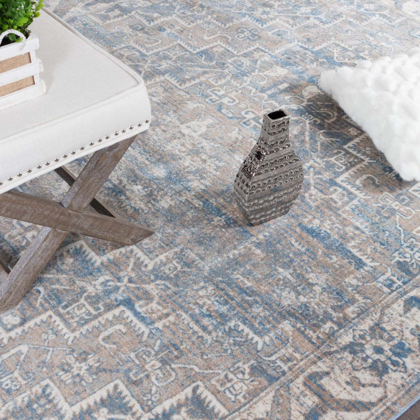 Shi Vin Diamond Blue 4x6 Area Rug|Carpette Shi bleu rétro à motifs de diamants 4 x 6|D80GK8KL