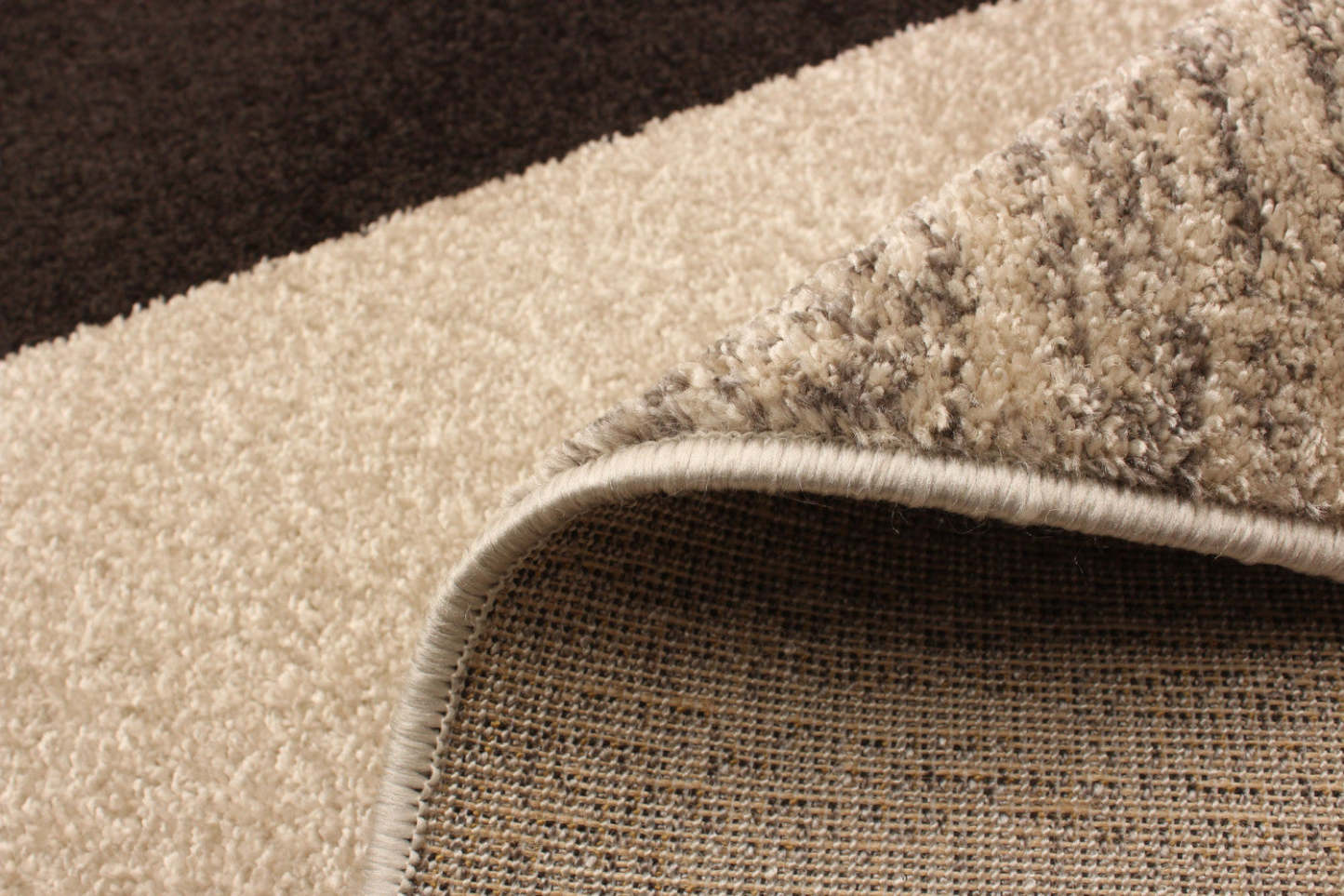 Tapis Hadley gris/rouge 2,39 m x 3,10 m | D26VTUU1