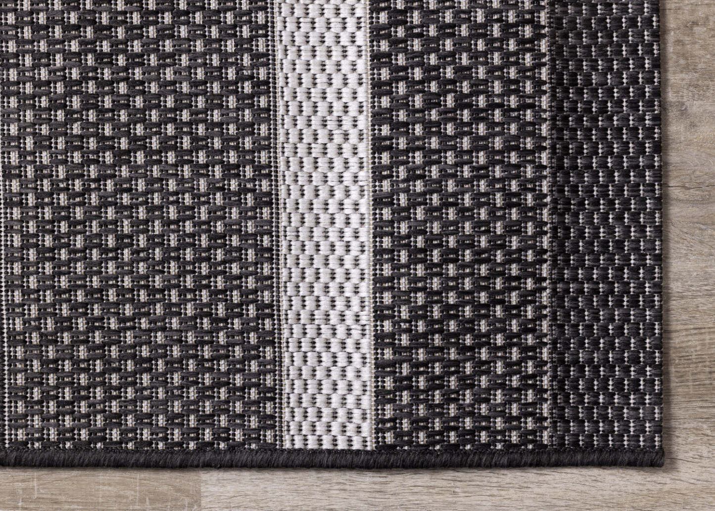 Tapis intérieur/extérieur rayé Jackson - 6'7 x 9'6|Tapis Jackson à rayures pour l'intérieur et l'extérieur - 6 pi 7 po x 9 pi 6 po