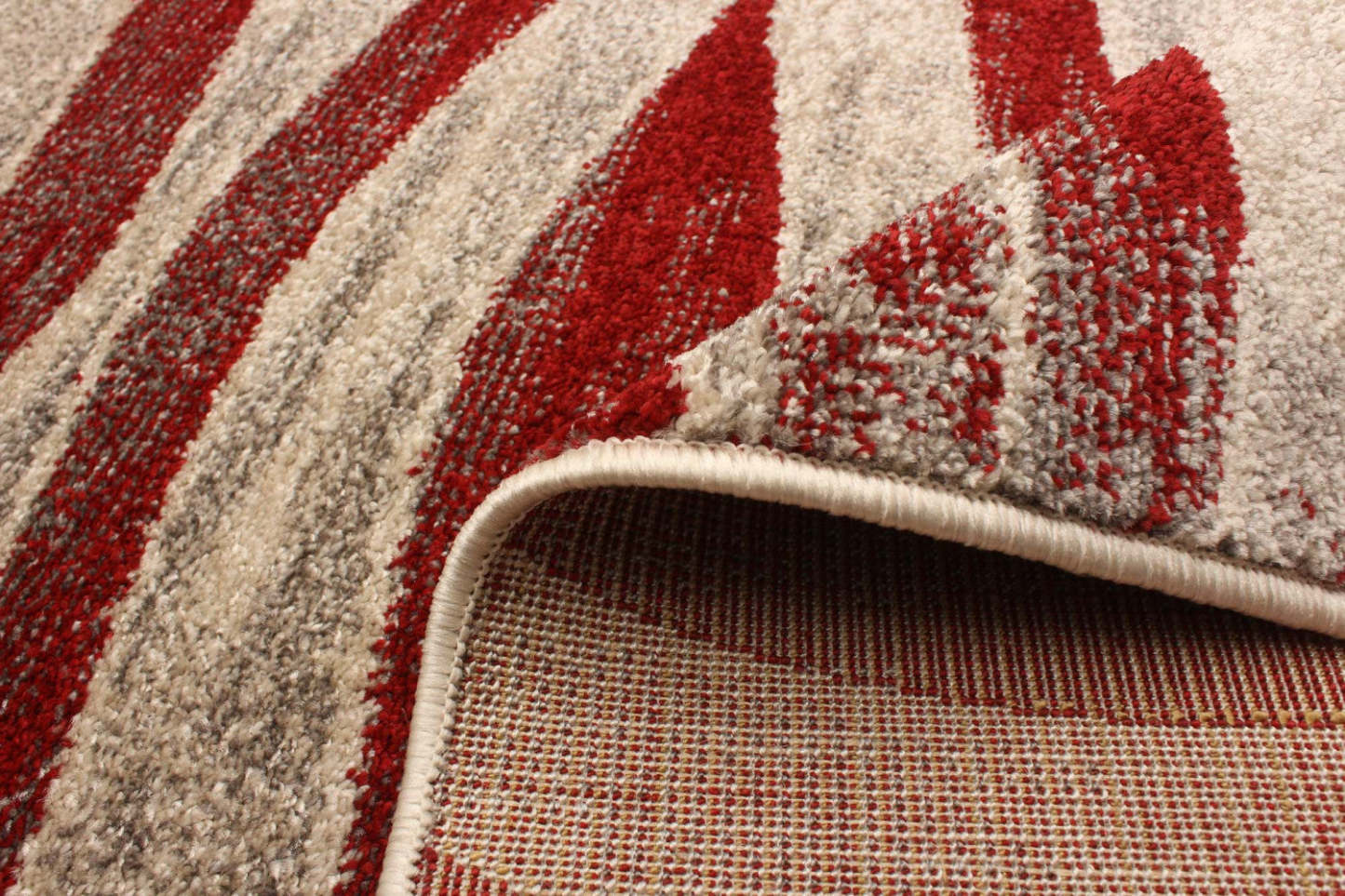 Arusha ivoire / rouge 6'7 x 9'6 tapis de zone|Carpette Arusha ivoirerouge 6 pi 7 po x 9 pi 6 po|D27WI03X