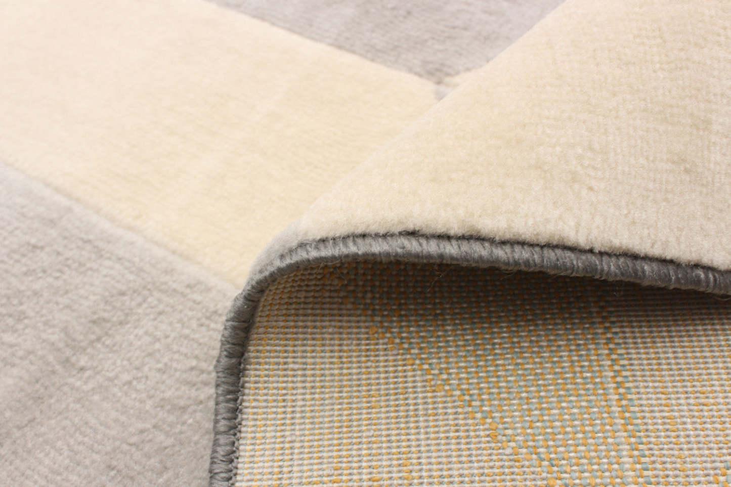 Tapis Zima Gris 2'8 x 4'11|Carpette Zima grise 2 pi 8 po x 4 pi 11 po|D86FJG0R