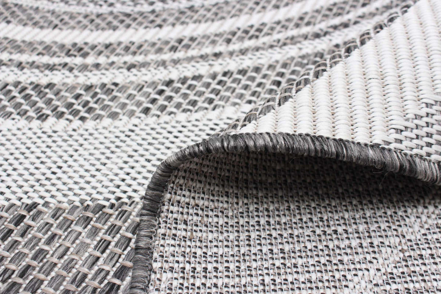 Neisha Modern Grey Rug 5'3 X 7'3 Area Rug|Tapis Neisha Moderne Gris 5 pi 3 po x 7 pi 3 po|D86FOUXD