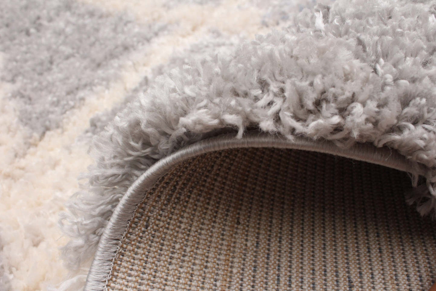 Tapis gris Bellanca - 3'11 X 5'7|Tapis Bellanca gris - 3 pi 11 po x 5 pi 7 po