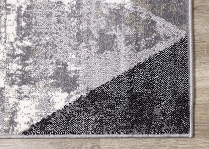 Covington Distressed Triangles Area Rug - 6'7 x 9'10|Carpette Covington à motifs de triangles vieillis - 6 pi 7 po x 9 pi 10 po