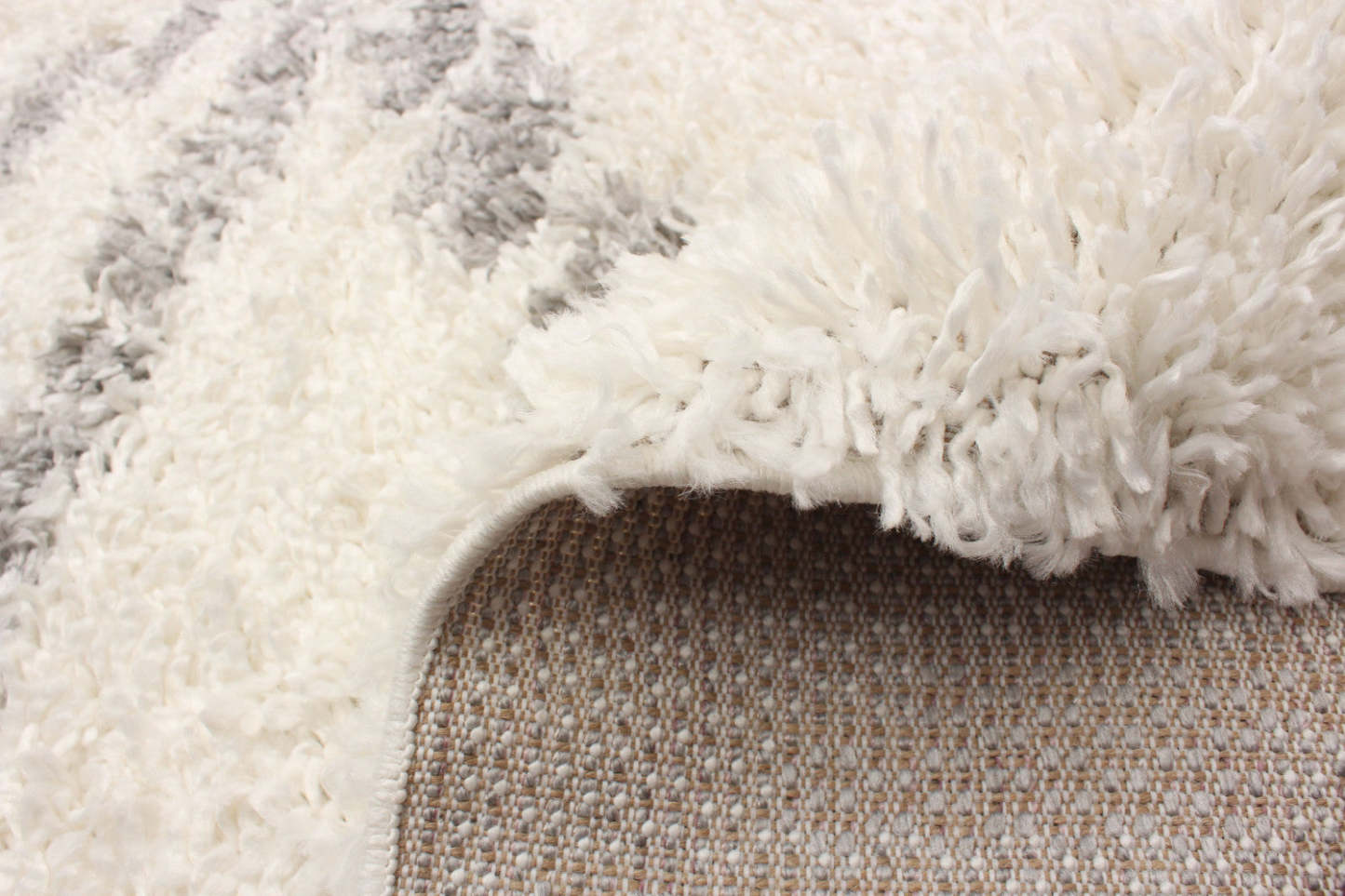 Helma Liv Cream Shag 6'7 X 9'6 Area Rug|Carpette à poil long Helma Liv crème 6 pi 7 po x 9 pi 6 po|D86FWTP7