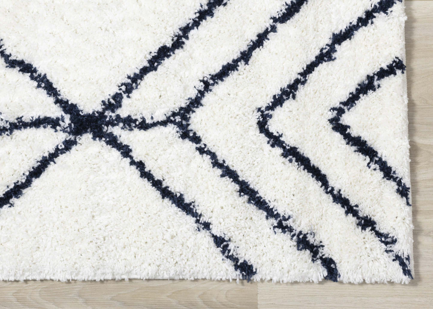 Taylor Diamonds Shag Area Rug - 7'10 x 10'6|Carpette à poil long Taylor à motif de diamants - 7 pi 10 po x 10 pi 6 po