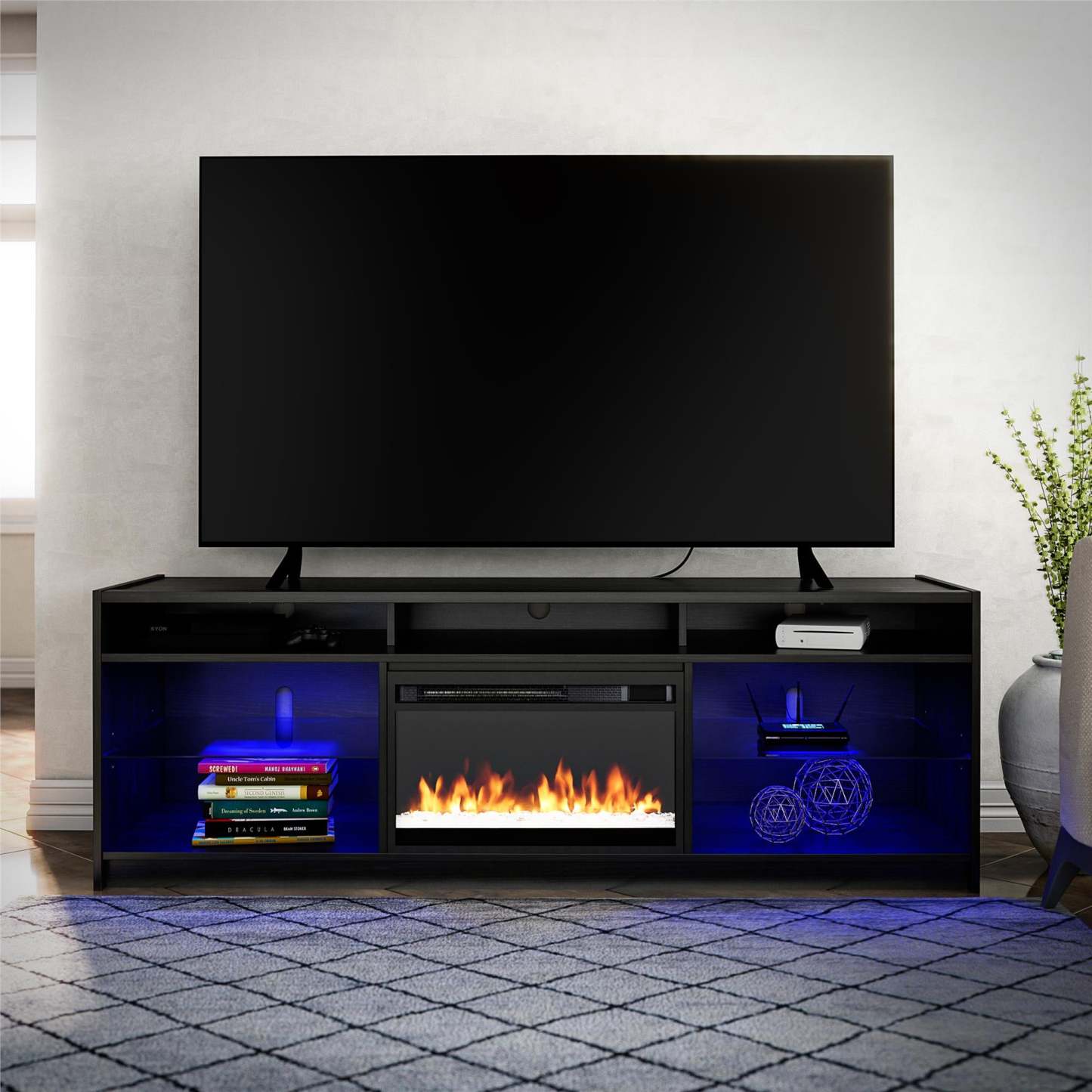 Ameriwood Home Luna Electric Fireplace TV Stand for TVs up to 75 po - Chêne noir|Meuble pour téléviseur Luna d'Ameriwood Home avec foyer électrique pour téléviseurs jusqu'à 75 po - chêne noir