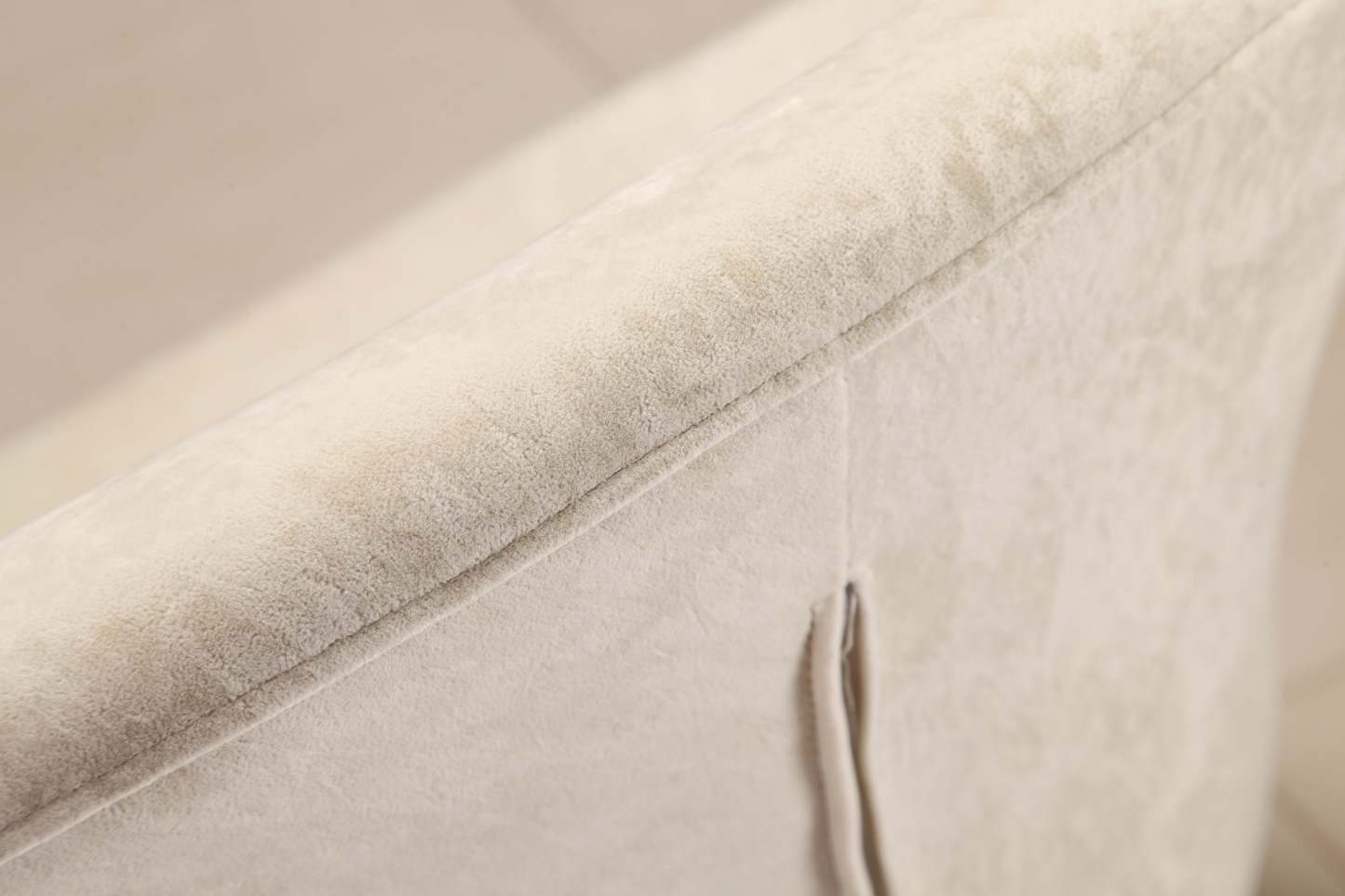 Manhattan Comfort Tulip Polished Chrome Velvet Rotating Accent Chair - White|Chaise d'appoint pivotante Tulip de Manhattan Comfort en chrome poli et en velours - blanche