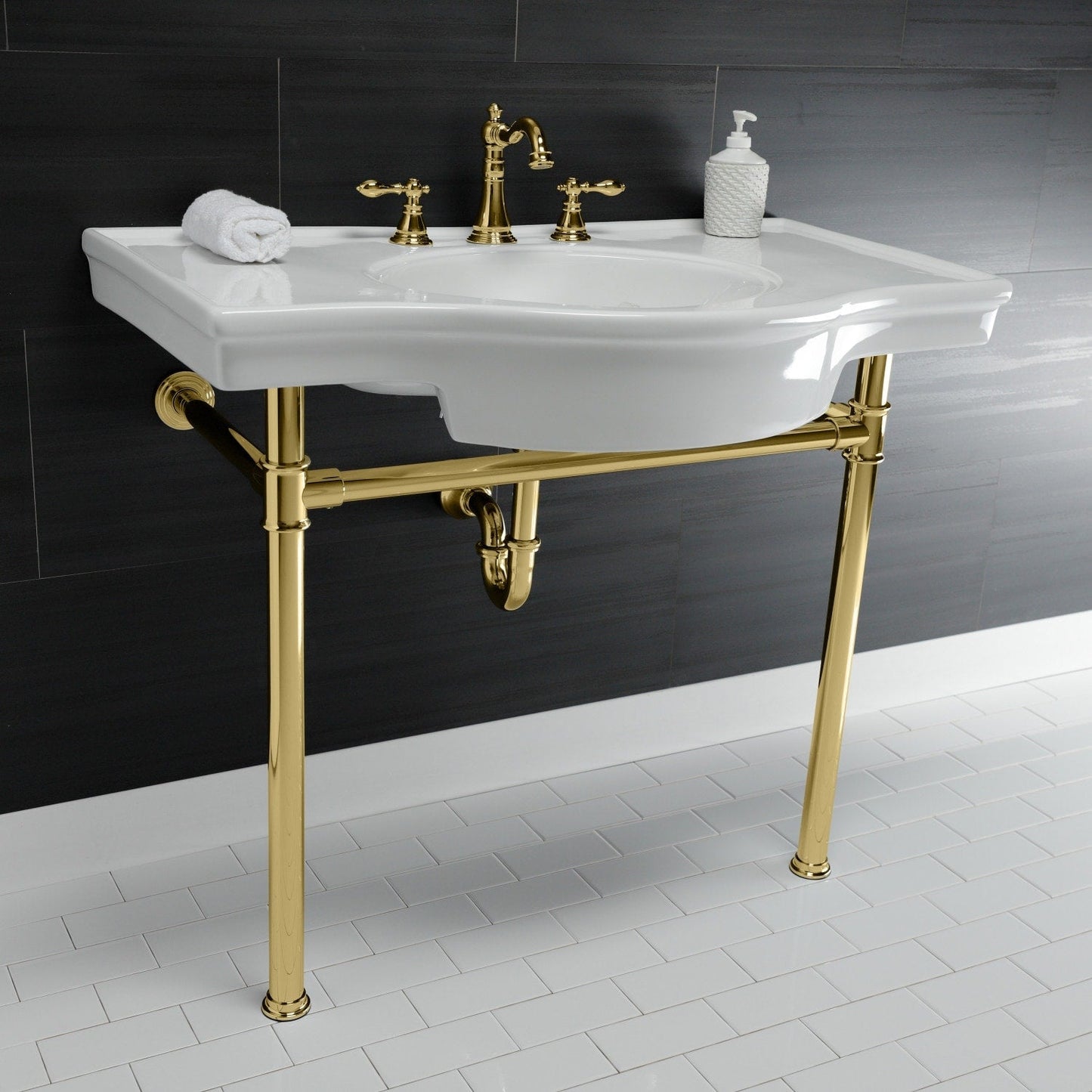 Robinet de salle de bain à entraxe large de style classique américain
