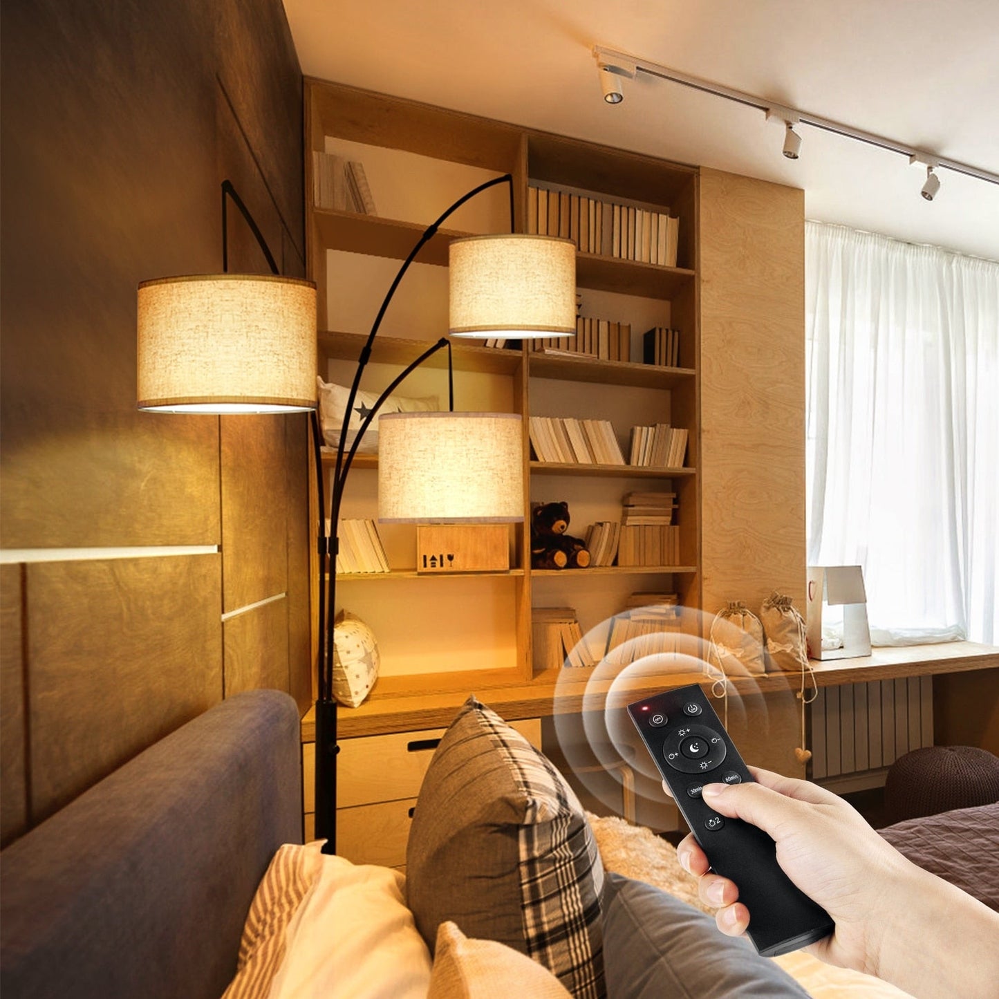 Lampadaire LED arqué à 3 lumières, moderne et noir, à intensité variable.