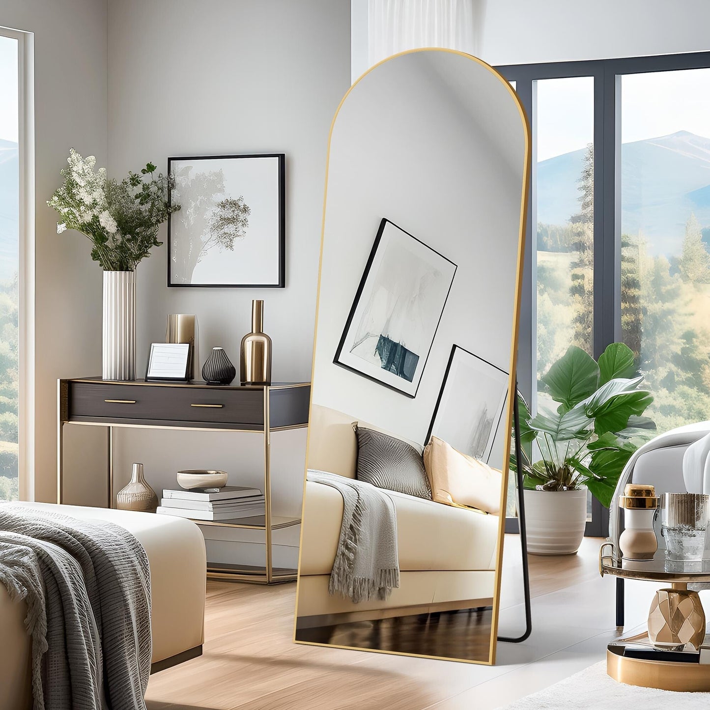 Miroir sur pied Dovelina arqué, pleine longueur