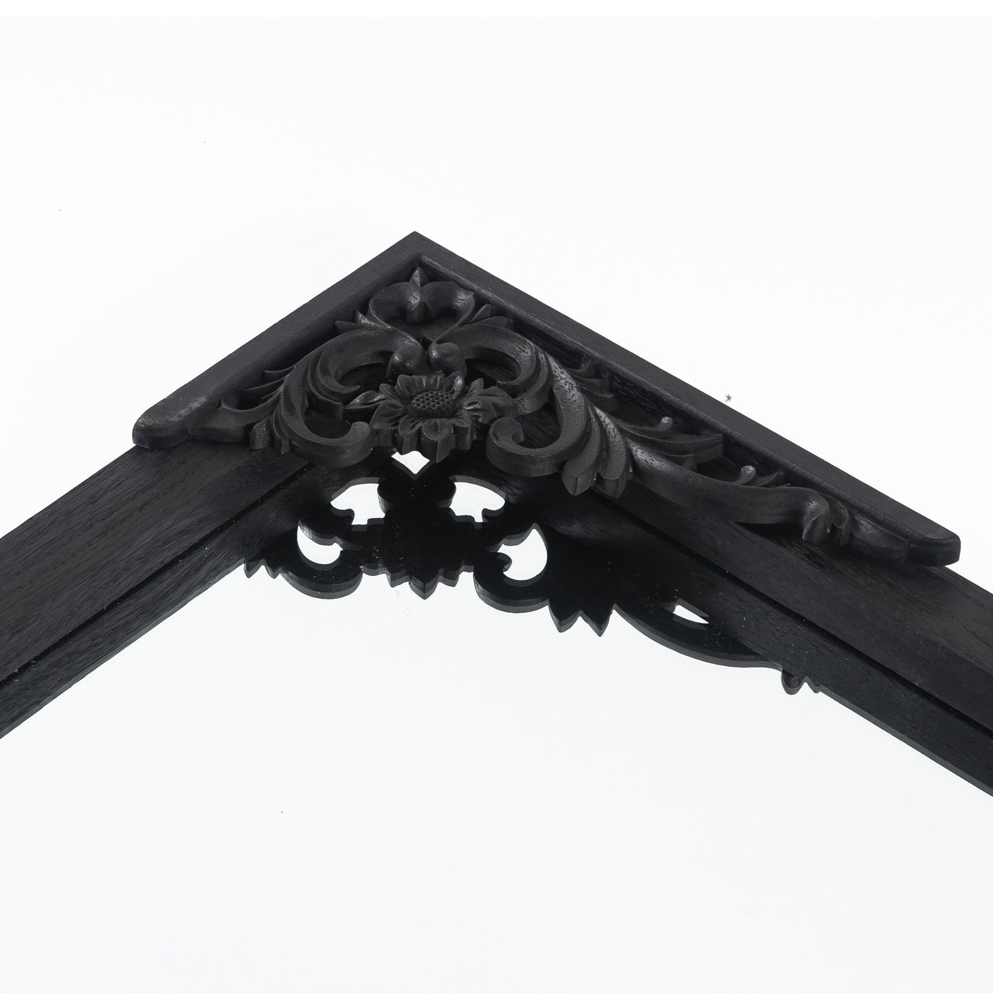 Miroir sur pied arqué en bois massif sculpté