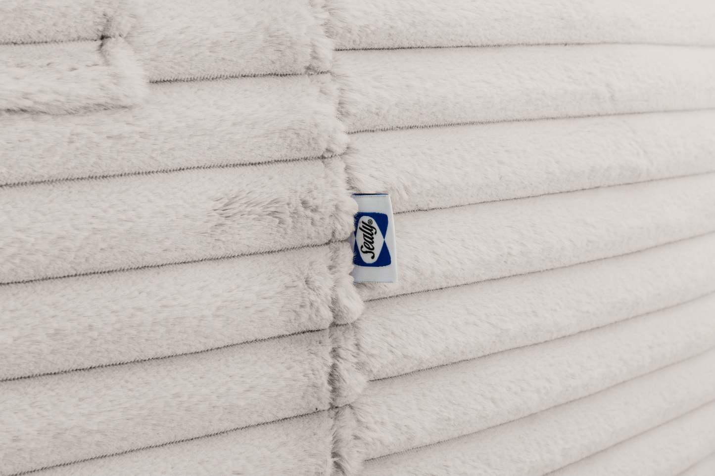 Sealy Bala Corduroy High Density Foam Bean Bag Chair - Taupe|Fauteuil poire Bala de Sealy en velours tricoté avec mousse à haute densité - taupe