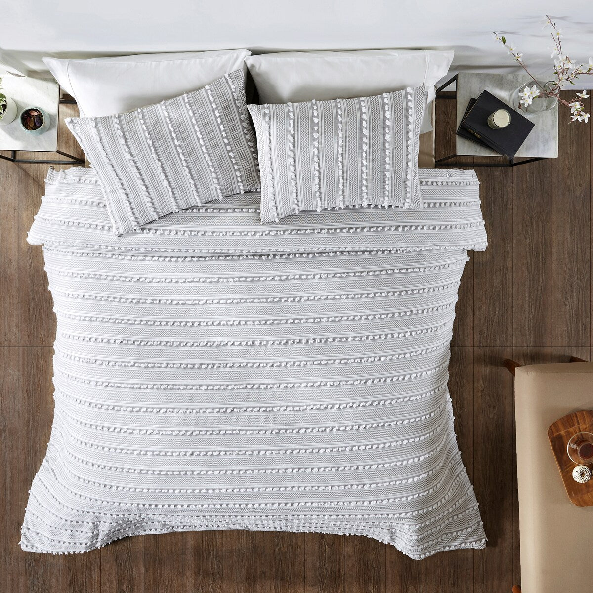 Parure de lit Angelique de Better Trends, 100 % coton, douce et moelleuse, en chenille à rayures élégantes. Lavable en machine et séchable en machine.