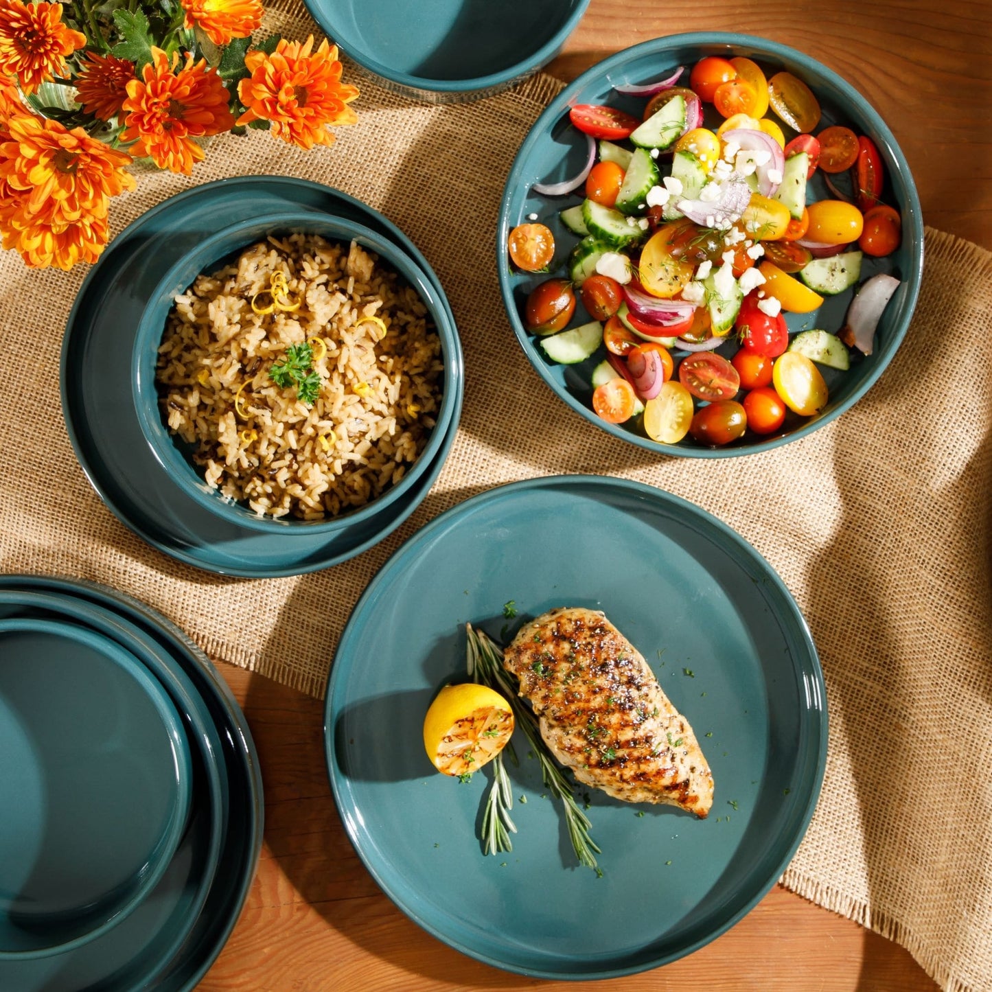 Service de table Bloomhouse Santorini Mist 16 pièces, assiettes et bols à double bol en terre cuite émaillée réactive