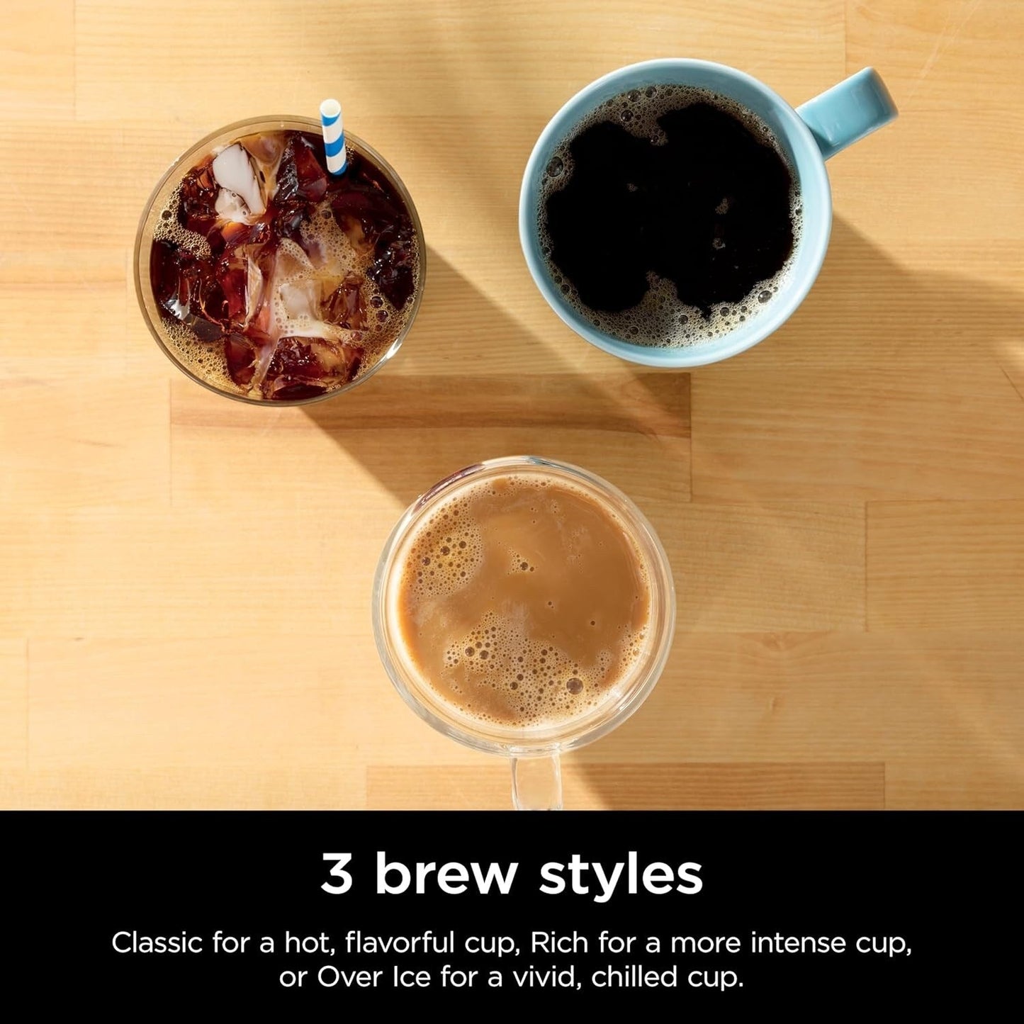 Cafetière individuelle bleue, compatible avec les capsules K-Cup, réservoir de 1,6 L, tailles de préparation de 177 à 710 ml, format compact