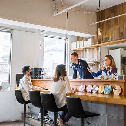 Tabourets de bar pivotants et réglables Bossin avec dossier – Hauteur comptoir