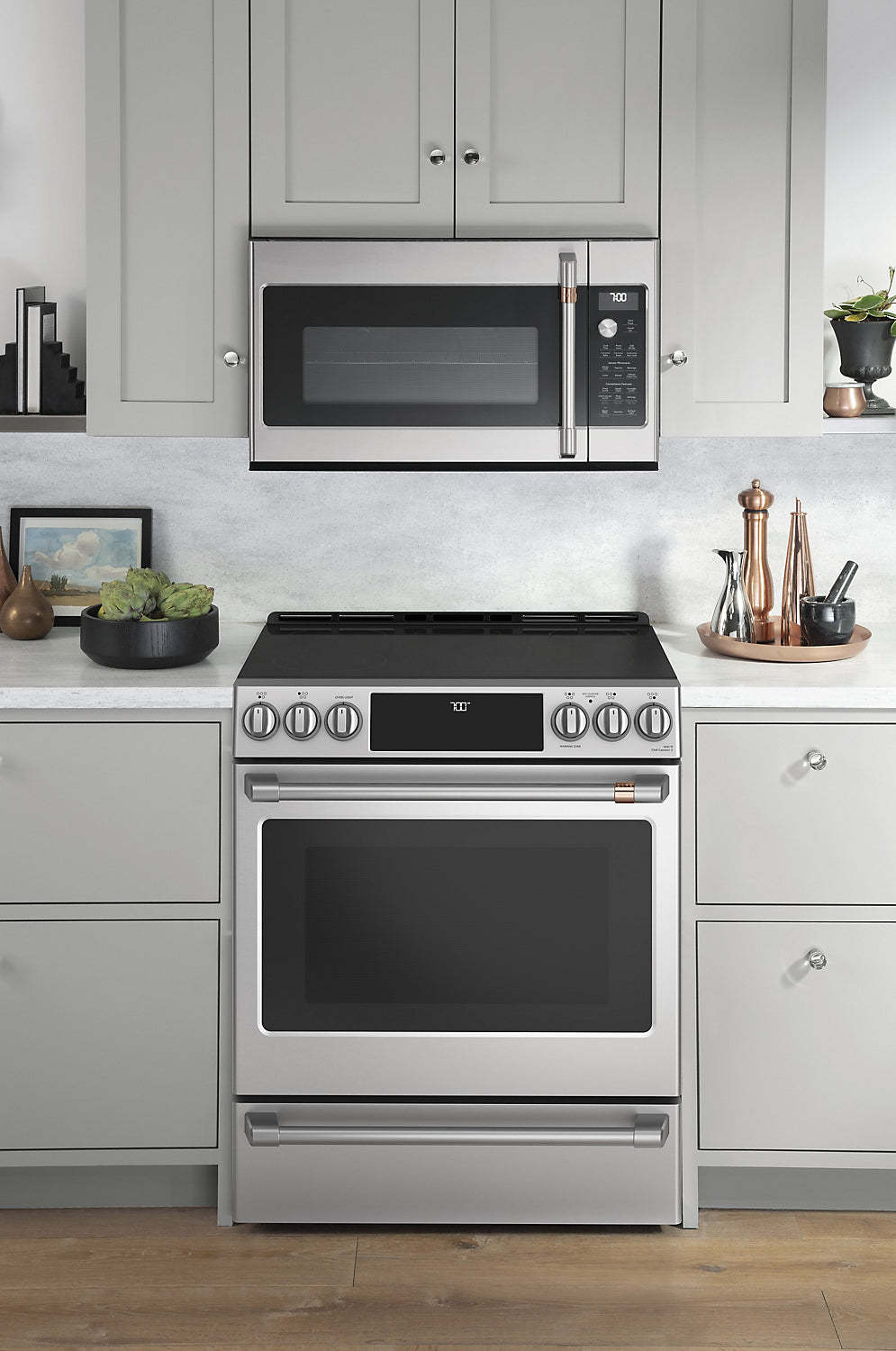 Cuisinière électrique intelligente Café de 5,7 pi³ avec convection européenne véritable et grilles autonettoyantes - Acier inoxydable…