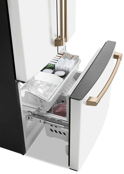 Café 33 Réfrigérateur à portes françaises de 18,6 pi³ - blanc mat - CWE19SP4NW2 | Réfrigérateur Café de 18,6 pi³ et de 33 po à portes françaises - blanc mat - CWE19SP4NW2