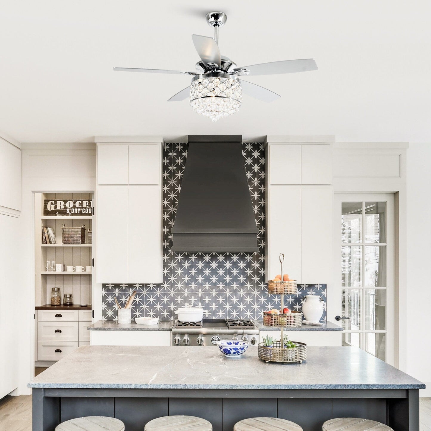 Lustre/ventilateur de plafond à 4 lumières chromé/cristal avec télécommande