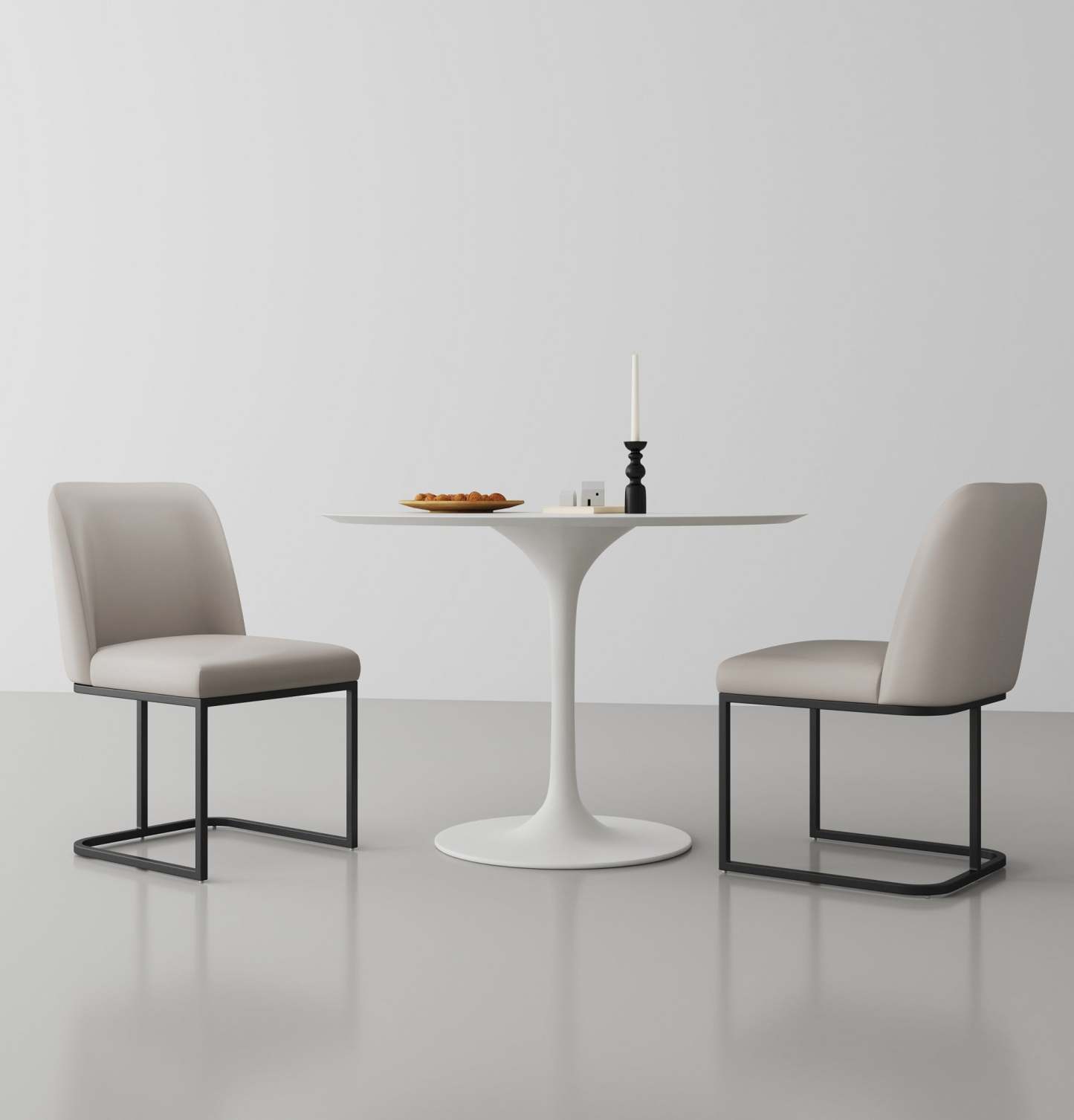 Manhattan Comfort Serena Faux Leather Dining Chair - Light Grey|Chaise de salle à manger Serena de Manhattan Comfort en similicuir - gris clair