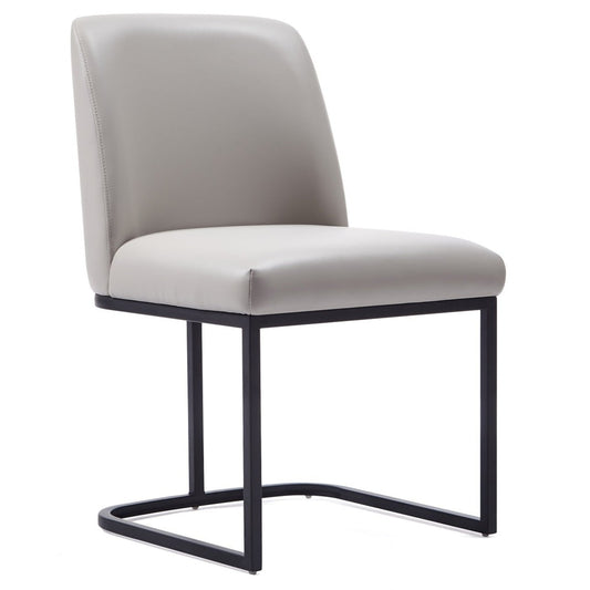 Manhattan Comfort Serena Faux Leather Dining Chair - Light Grey|Chaise de salle à manger Serena de Manhattan Comfort en similicuir - gris clair