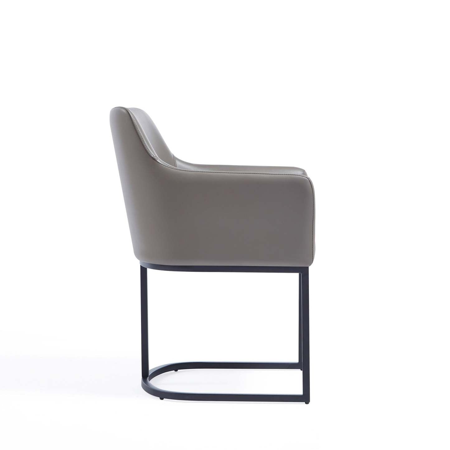 Manhattan Comfort Modern Serena Dining Armchair Rembourré en Similicuir avec Pieds en Acier - Gris|Chaise de salle à manger à accoudoirs moderne Serena de Manhattan Comfort revêtue de similicuir avec pattes en acier - grise
