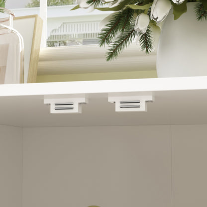 Meubles dissimulant la litière pour chat dans une salle de bain privée pour animaux de compagnie