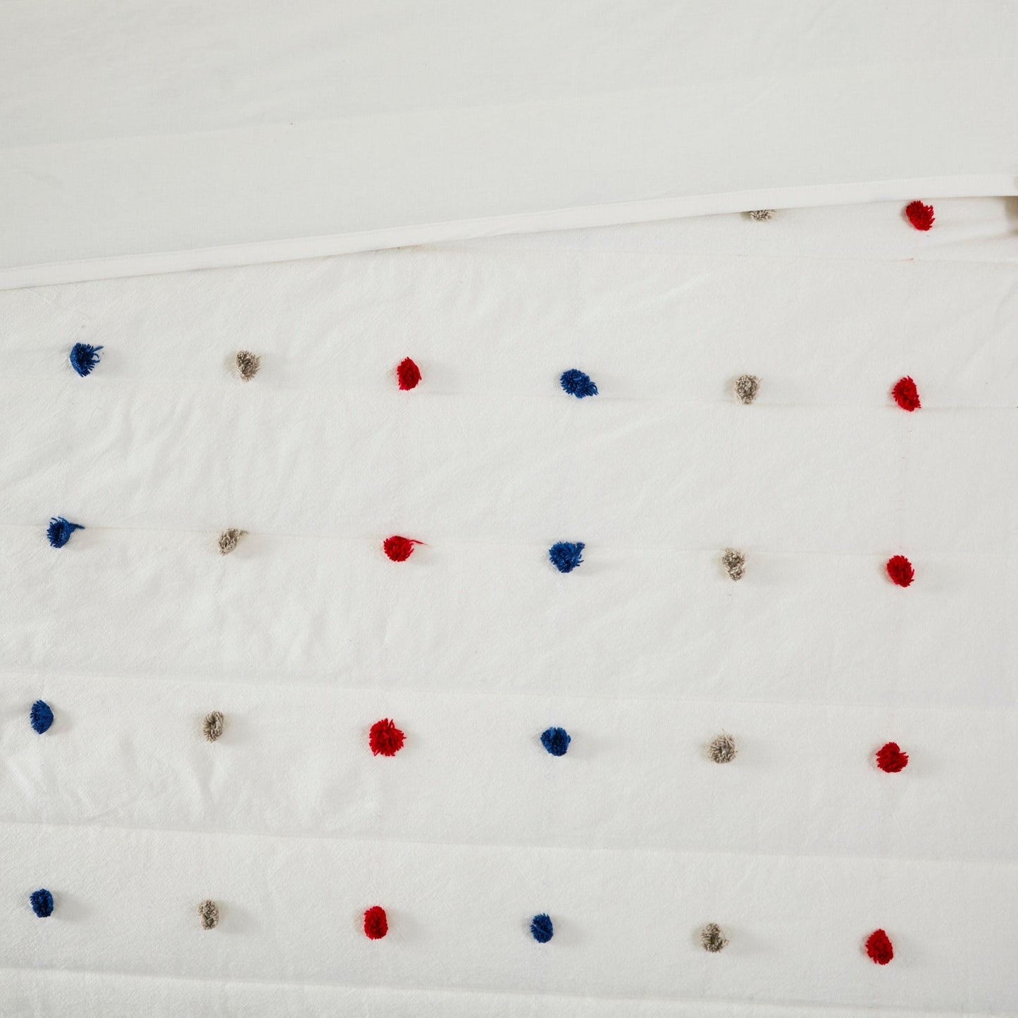 Ensemble de courtepointe en coton jacquard à pompons Ensley pour enfants Intelligent Design avec coussins décoratifs