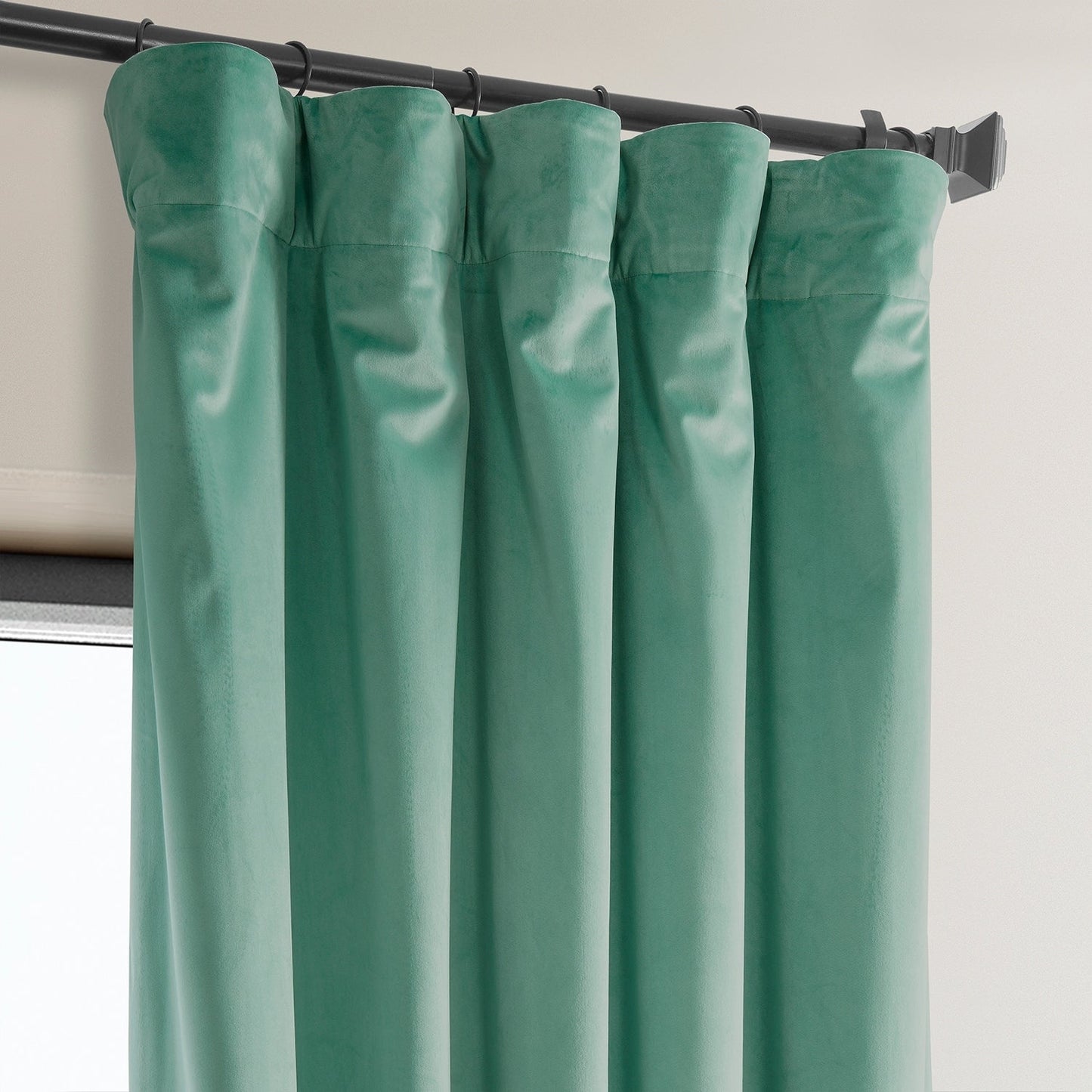 Rideaux occultants en velours peluche Heritage d'Exclusive Fabrics (1 panneau) - Rideaux en velours de luxe pour chambre et salon.