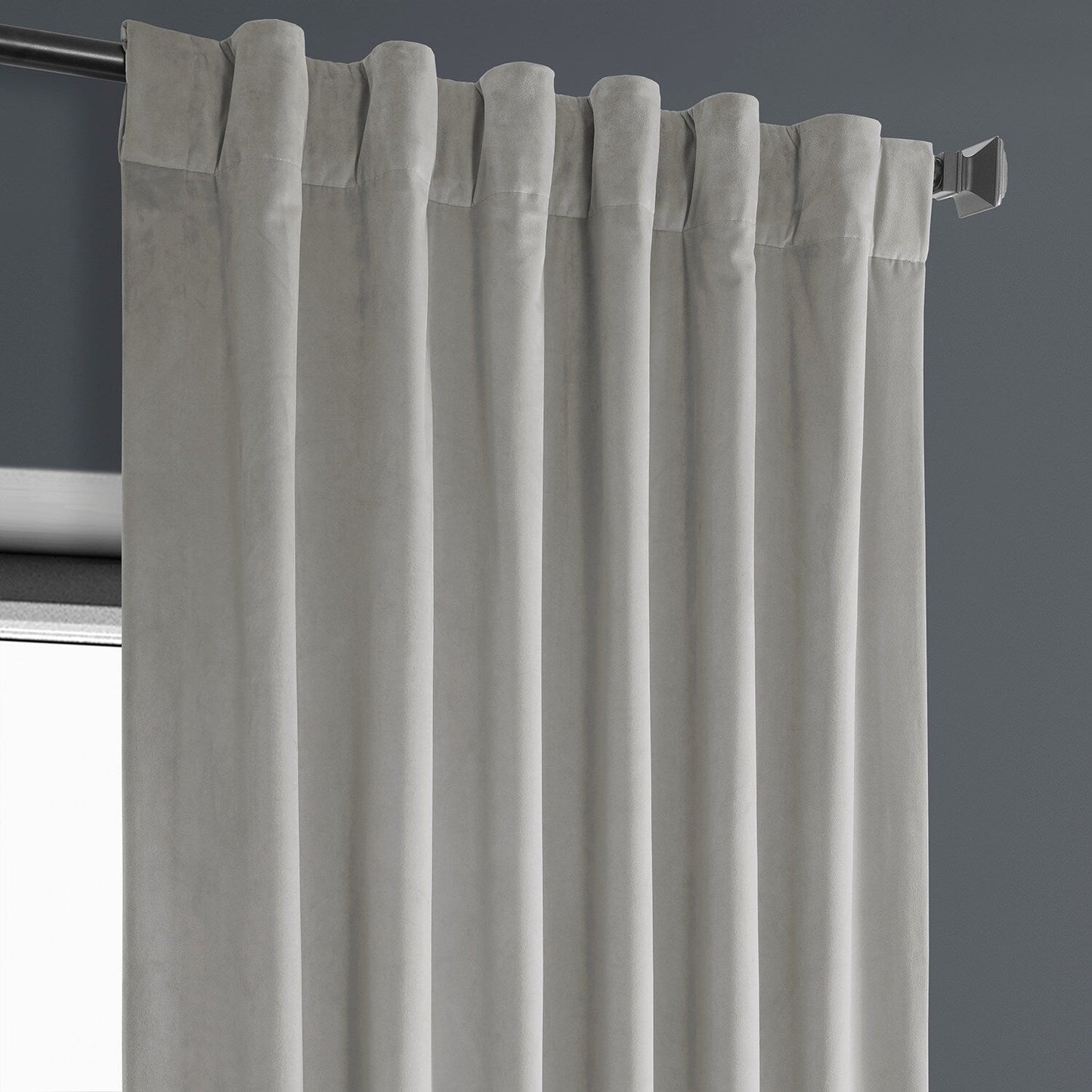 Rideau occultant en velours peluche Heritage d'Exclusive Fabrics (1 panneau) - Luxueux rideau simple pour une occultation optimale